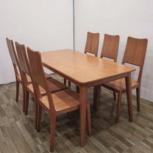 Bàn ăn gỗ sồi Nga