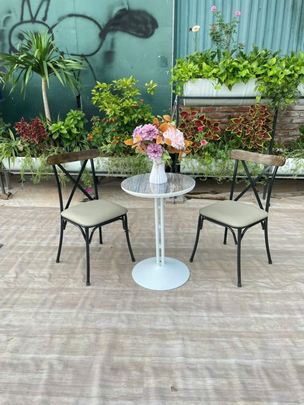 Bàn cafe chân sắt