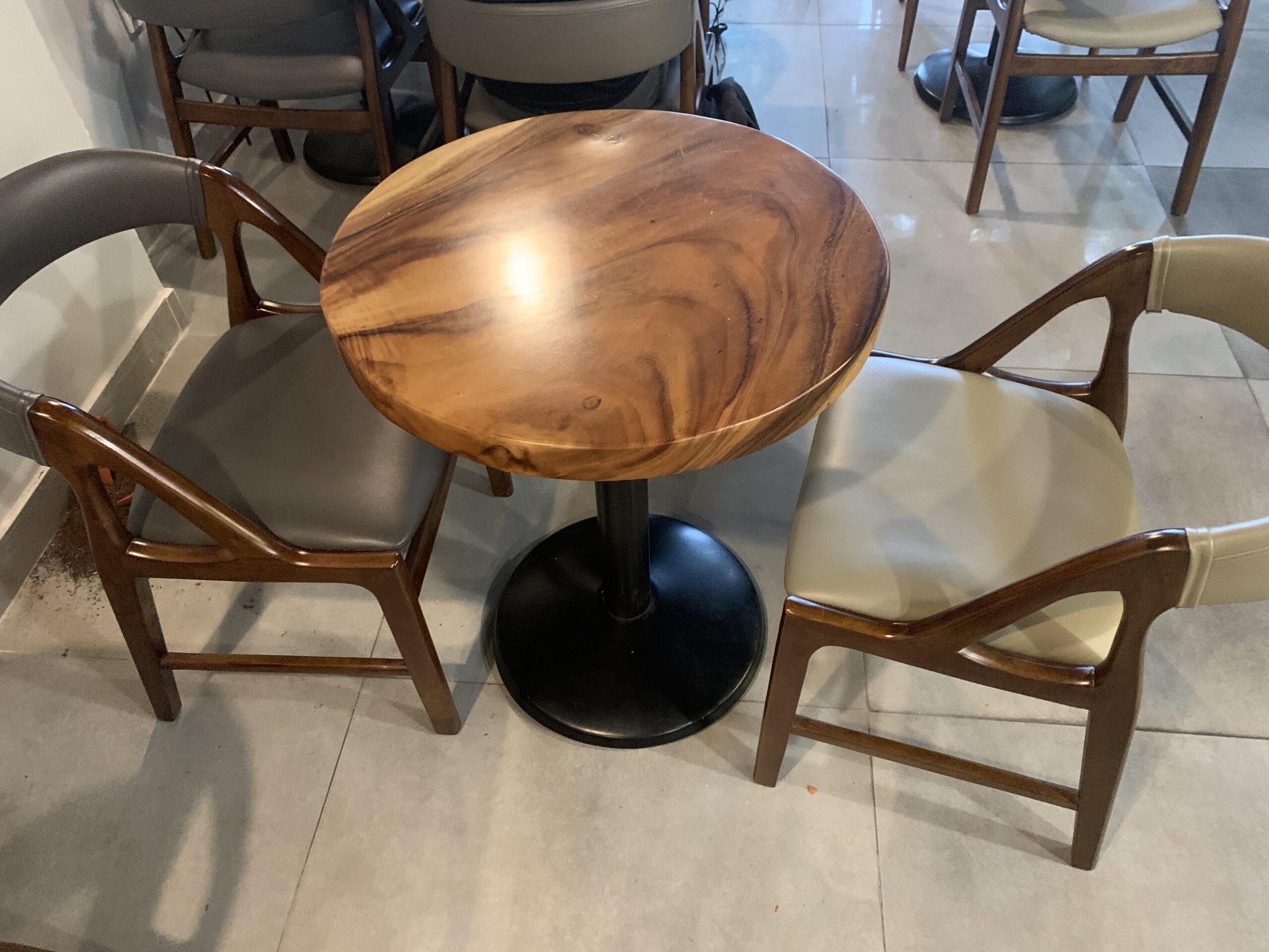 Bàn cafe gỗ me tây Bàn cafe gỗ me tây