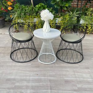 Bàn cafe ngoài trời