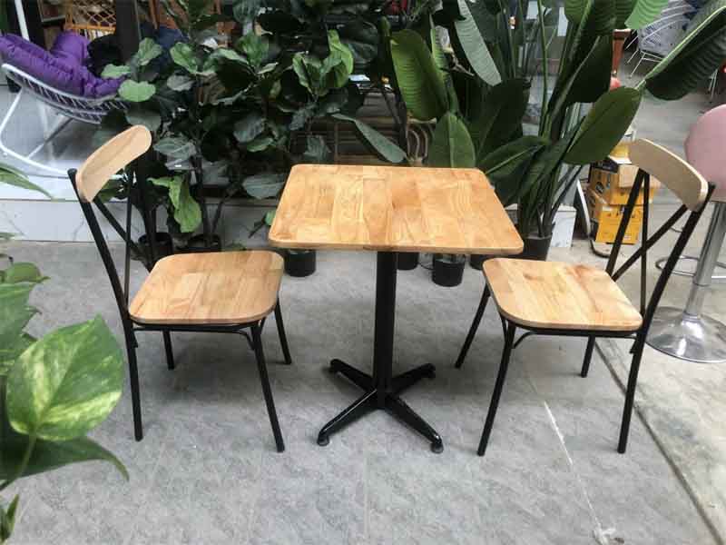 Bàn cafe vuông chân sắt Bàn cafe vuông chân sắt
