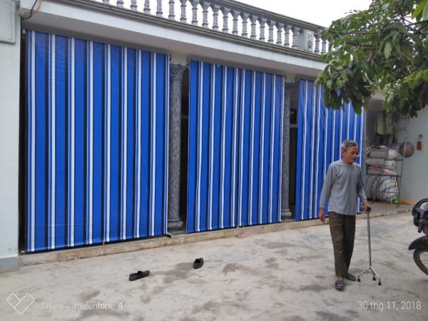 Bạt che nắng tự cuốn