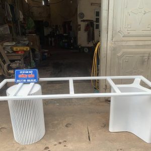 Chân bàn ăn đầu tròn