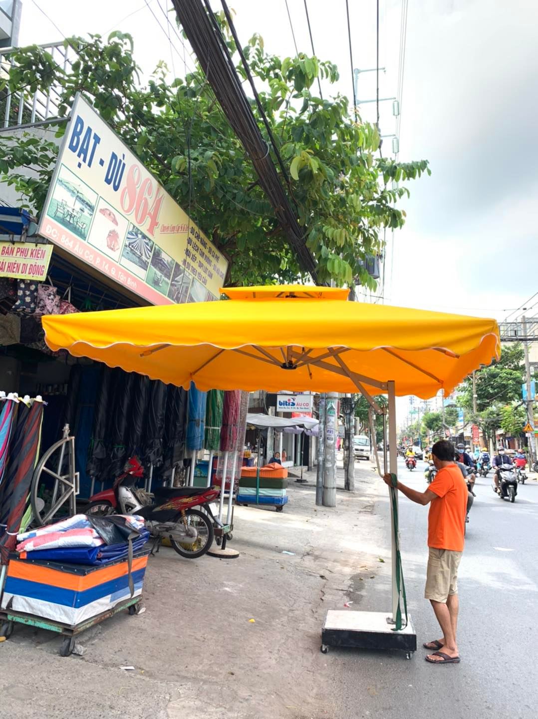 Dù che nắng lệch tâm Dù che nắng lệch tâm