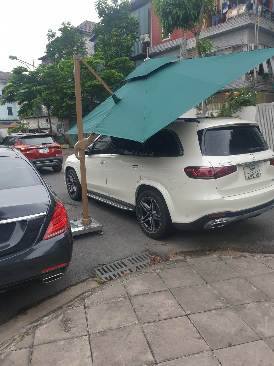Giá dù lệch tâm Giá dù lệch tâm