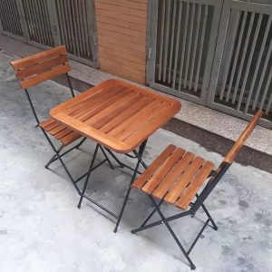 Bàn ban công hình vuông