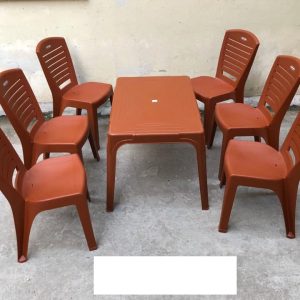 Giá bàn ghế nhựa quán ăn